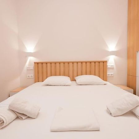 Apartamento The Downtown Oasis 4' To Panormou Metro Station Atenas Exterior foto