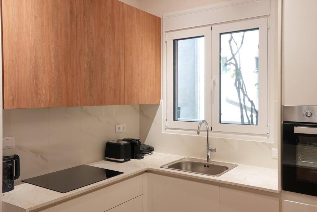 Apartamento The Downtown Oasis 4' To Panormou Metro Station Atenas Exterior foto