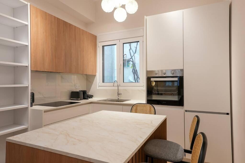 Apartamento The Downtown Oasis 4' To Panormou Metro Station Atenas Exterior foto
