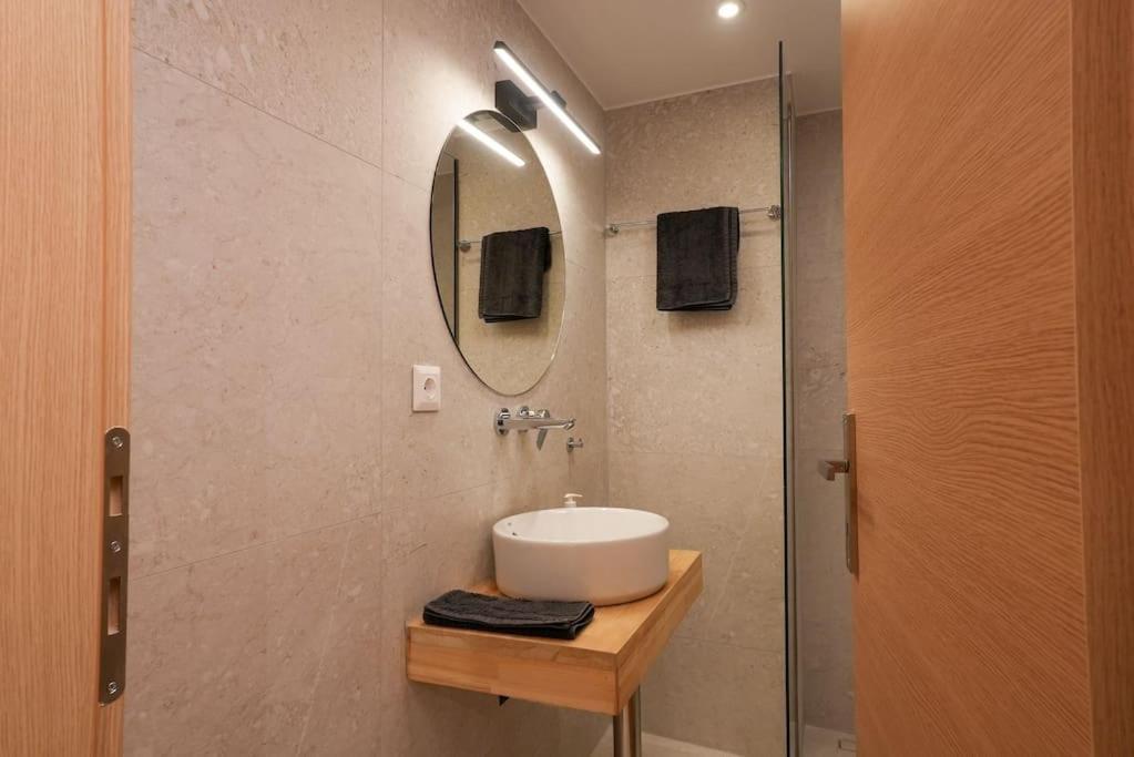 Apartamento The Downtown Oasis 4' To Panormou Metro Station Atenas Exterior foto